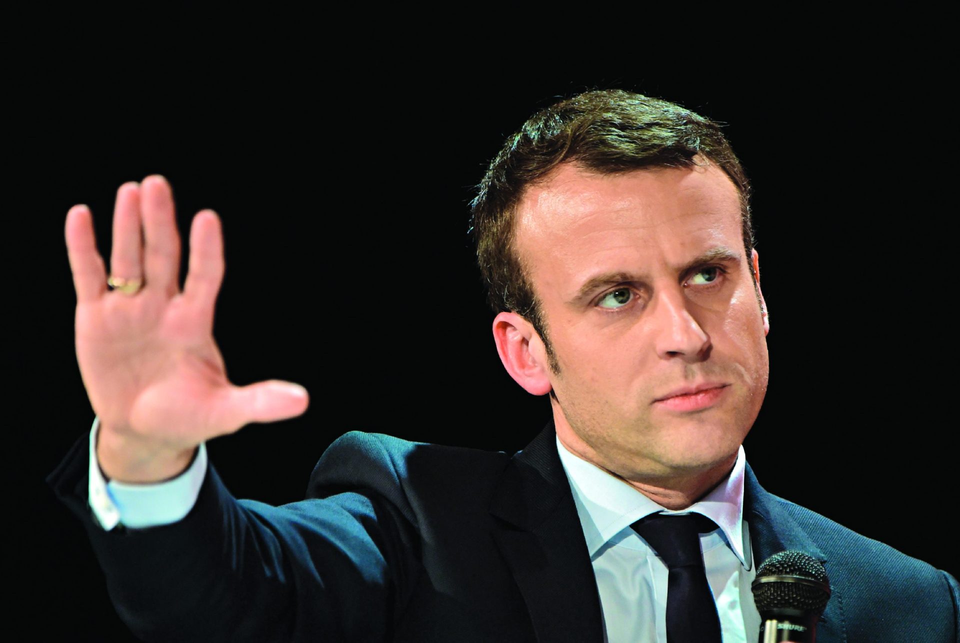 Vídeo mostra Macron a ser agredido por popular com uma estalada