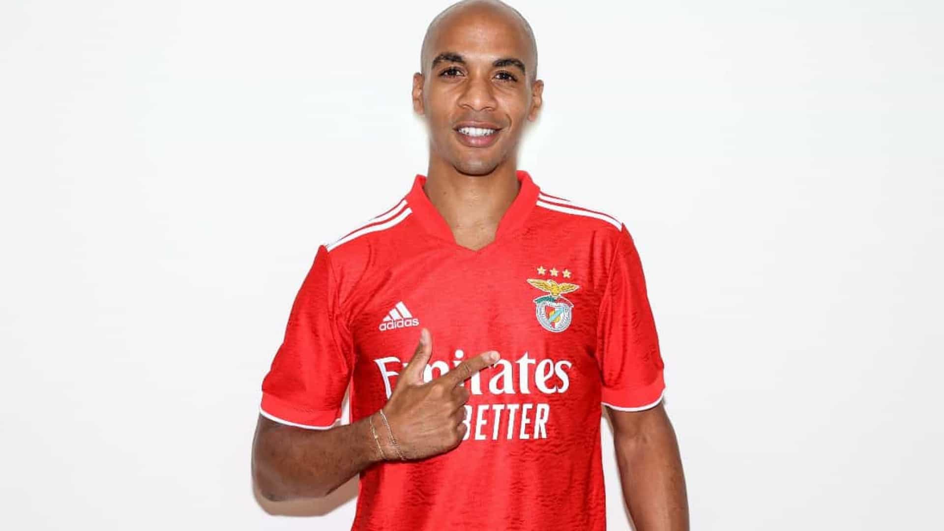 É oficial: João Mário é jogador do Benfica