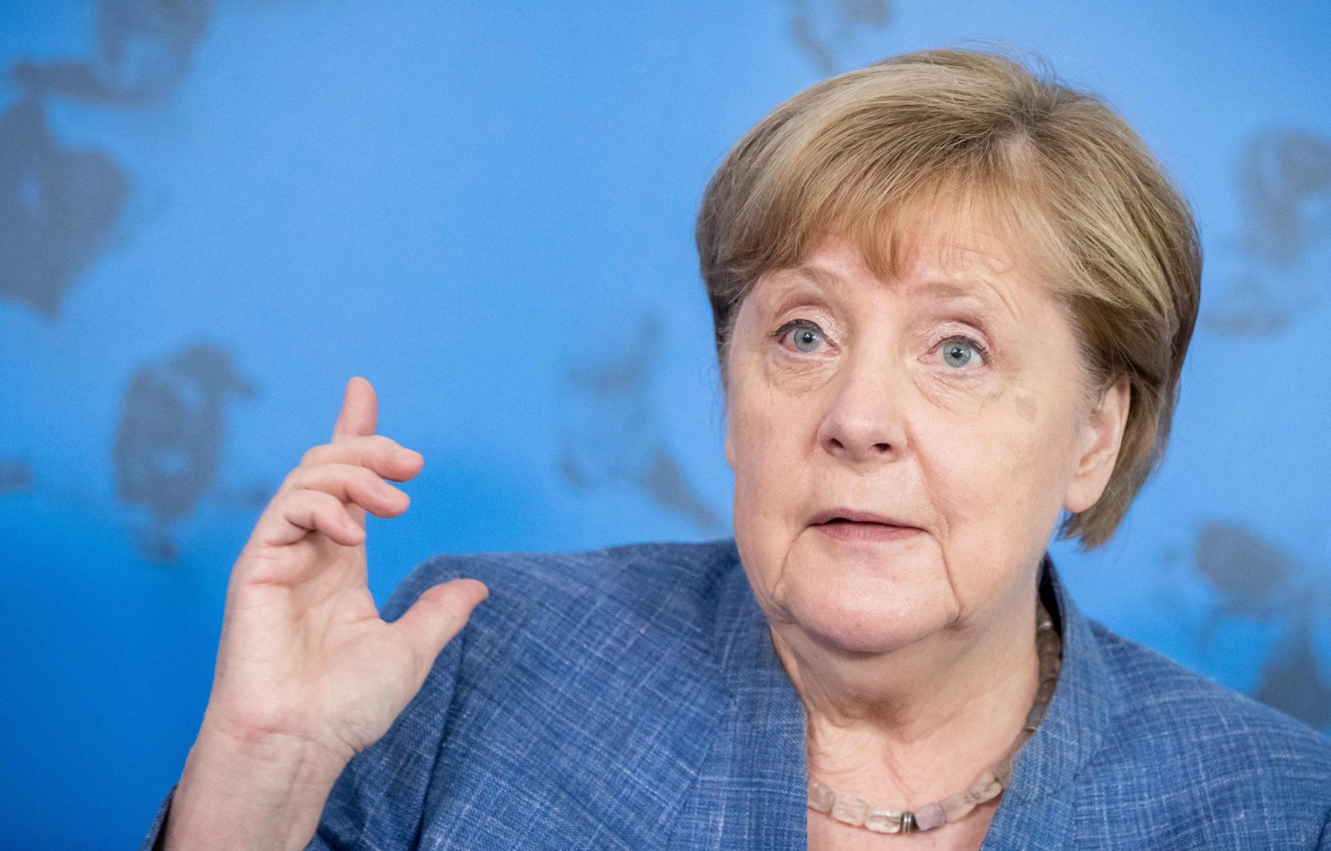 Angela Merkel &#8220;chocada com a catástrofe&#8221; vivida na Alemanha