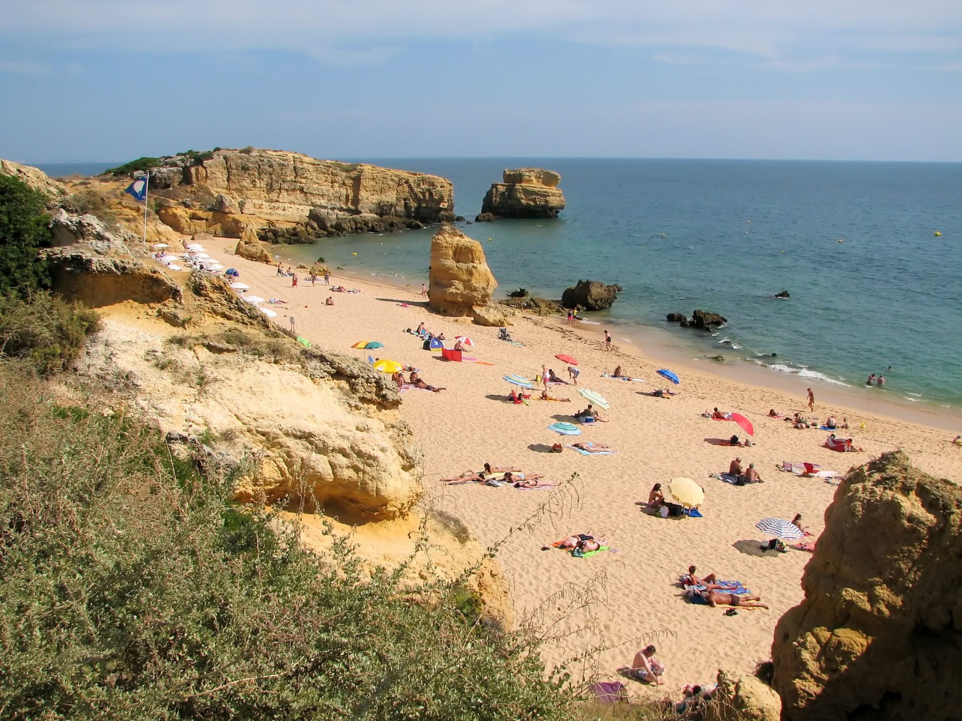 Algarve volta a ser a região com o Rt mais elevado, mas tem agora também a maior incidência