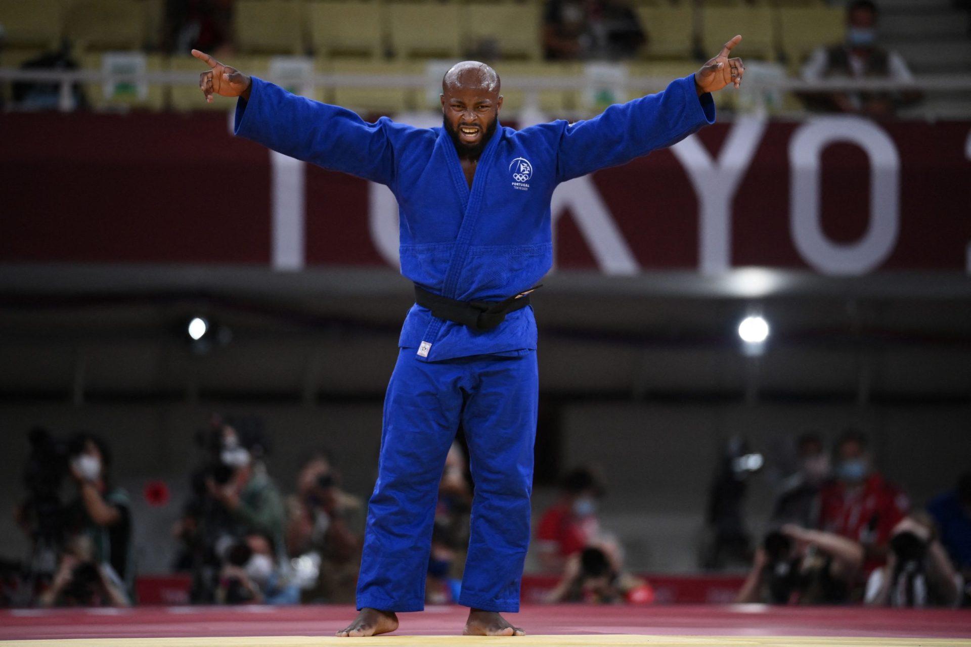 Judoca Jorge Fonseca conquista medalha de bronze na categoria de -100kg