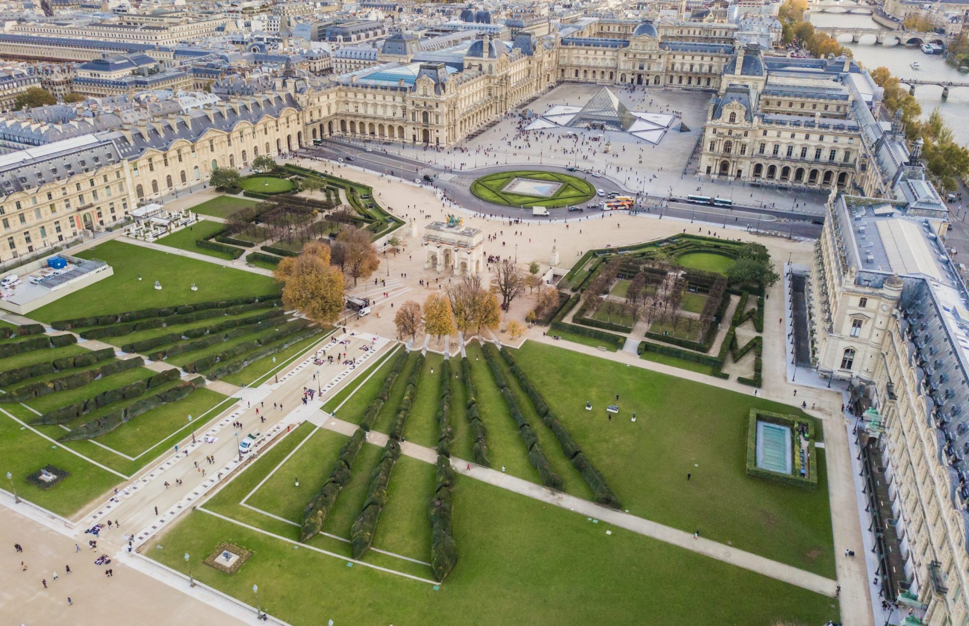 Louvre convida Cabrita Reis