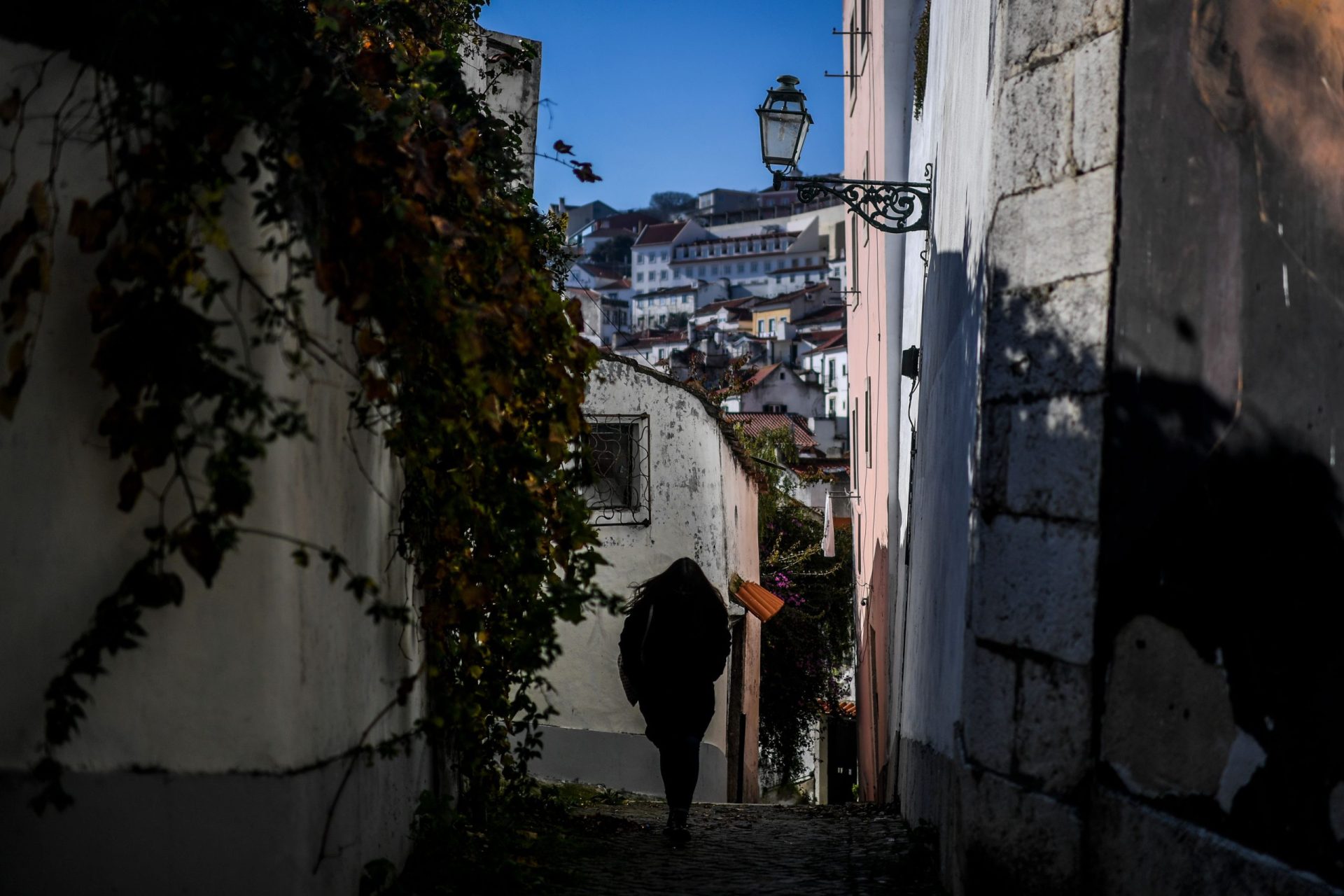 Portugal regista pico de novos casos e de óbitos por covid-19