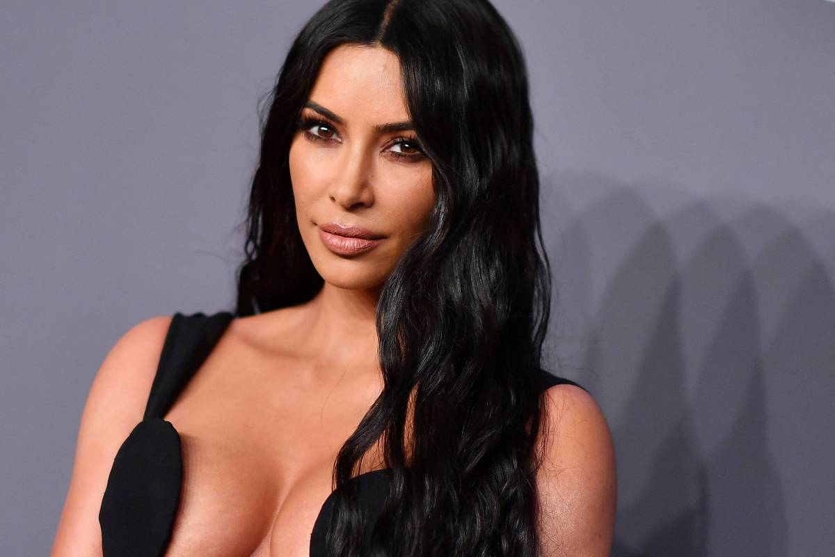 Kim Kardashian diz que comparações com Kate Middleton durante a gravidez “destruíram” a sua autoestima
