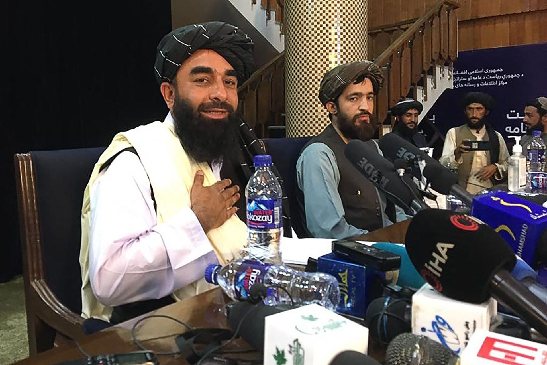 Talibãs garantem que “ninguém sairá magoado”