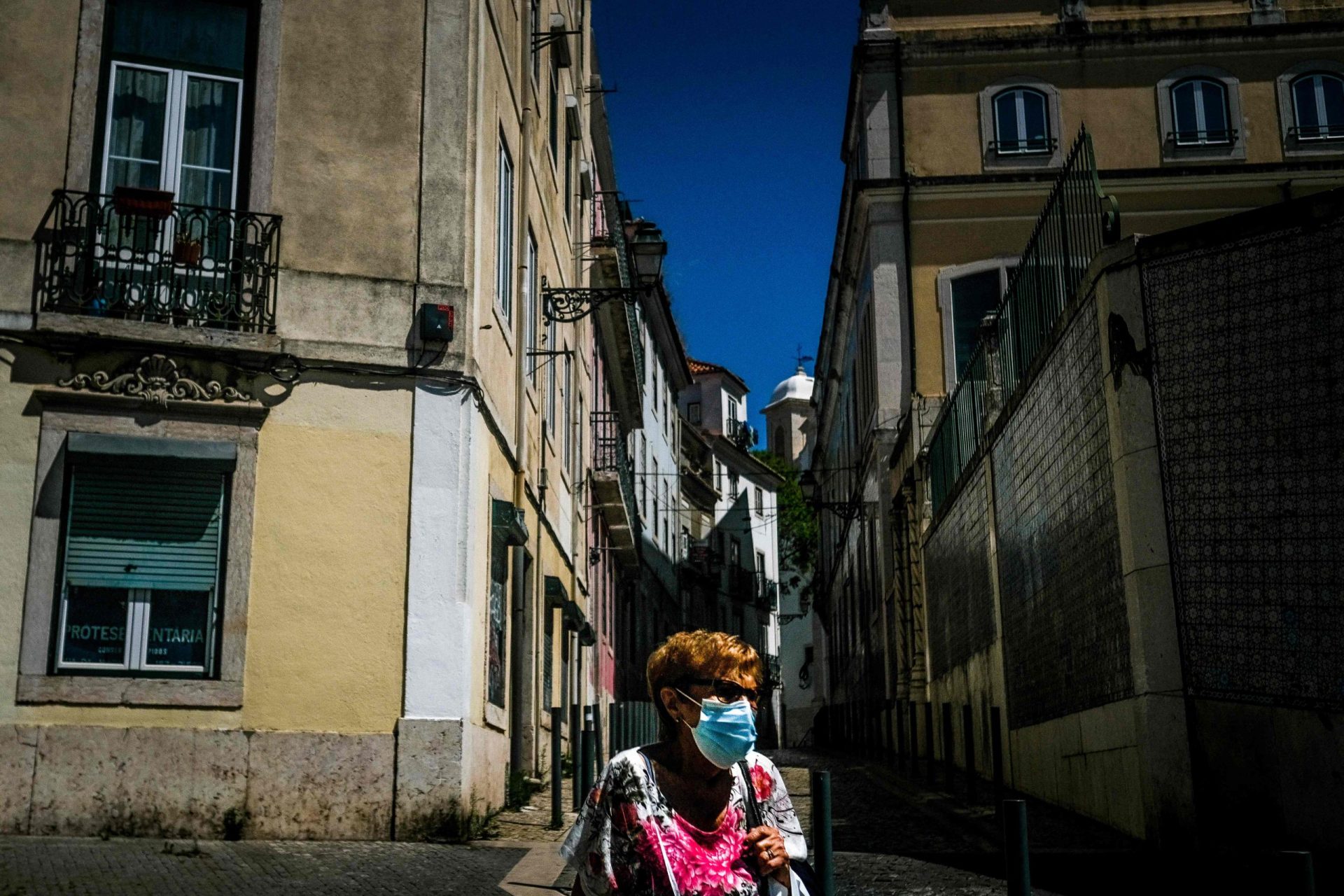 Internamentos por covid-19 aumentam depois de cinco dias a diminuir