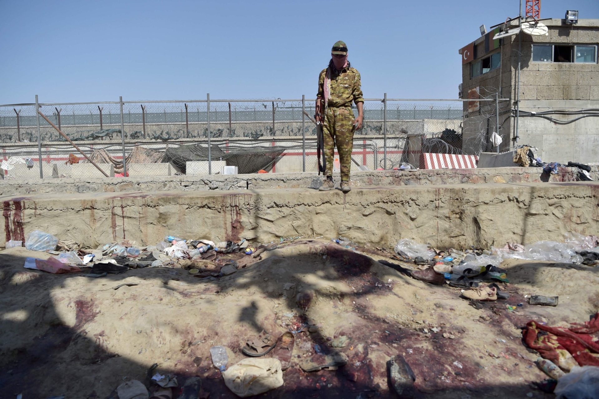 Número de mortos em explosão em Cabul sobe para 161