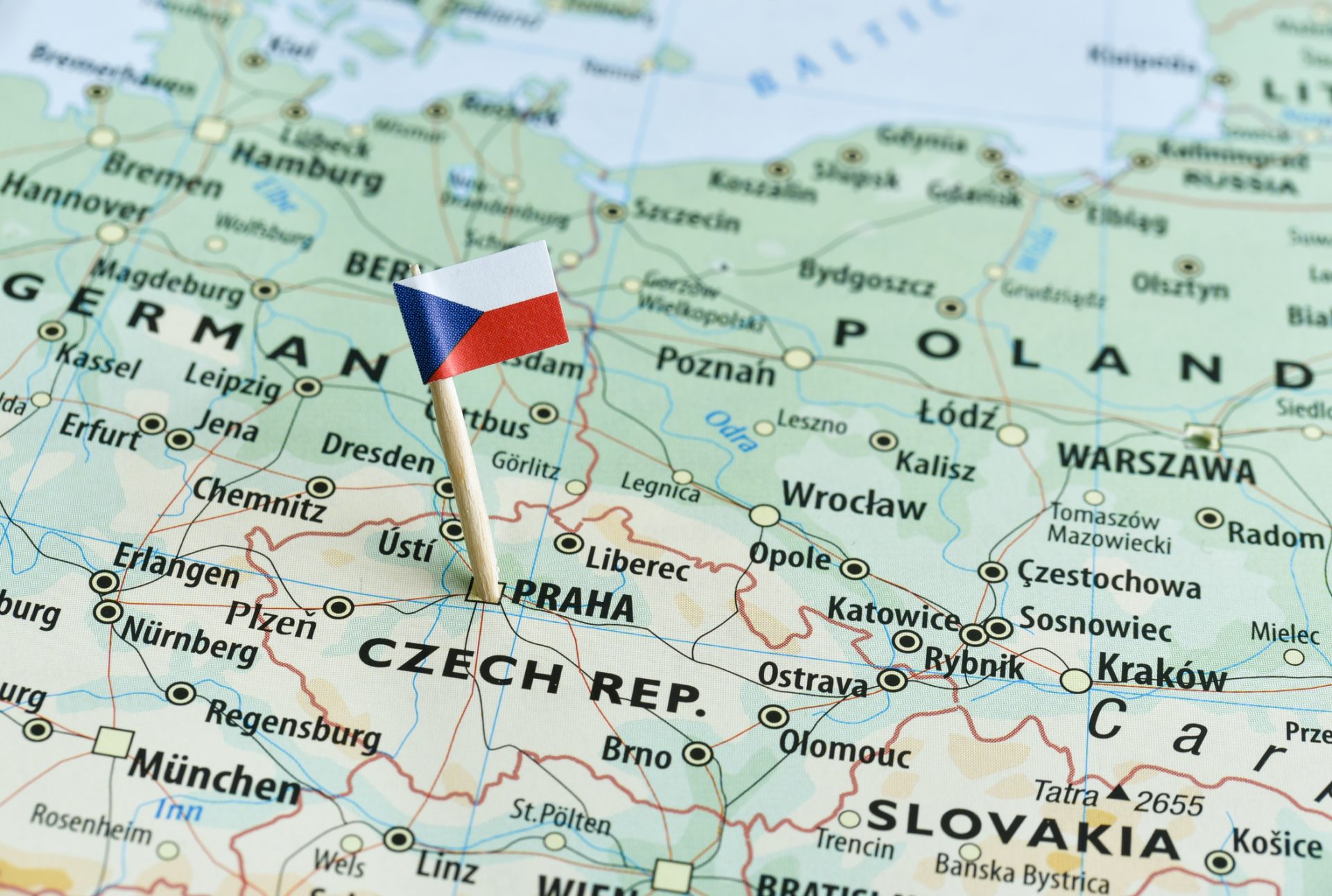 Dois mortos e dezenas de feridos em colisão entre dois comboios na República Checa