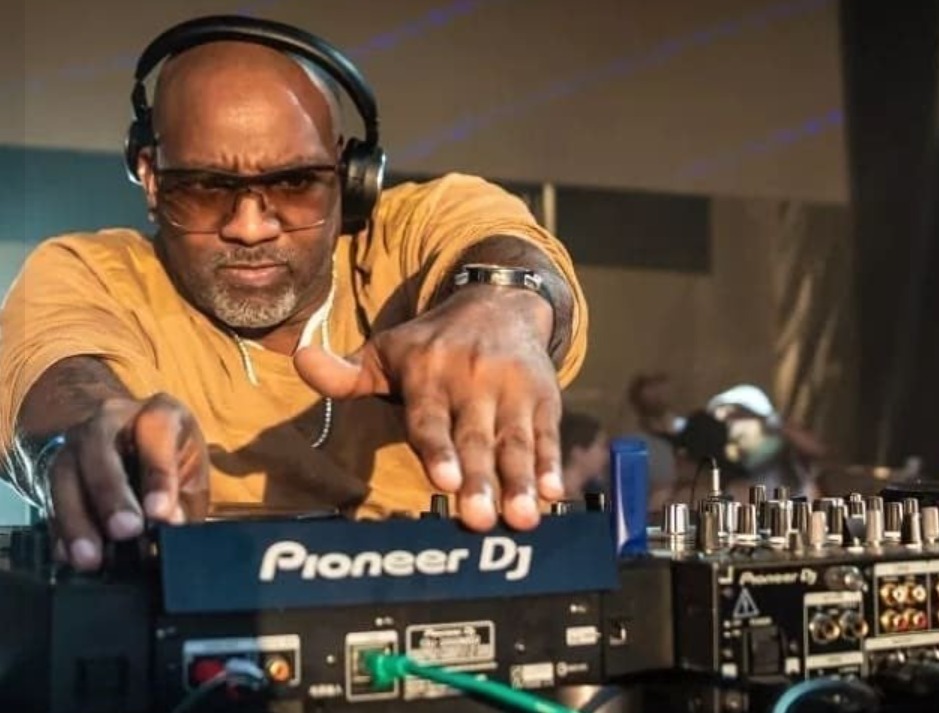 DJ Paul Jonhson morre aos 50 anos vítima da covid-19
