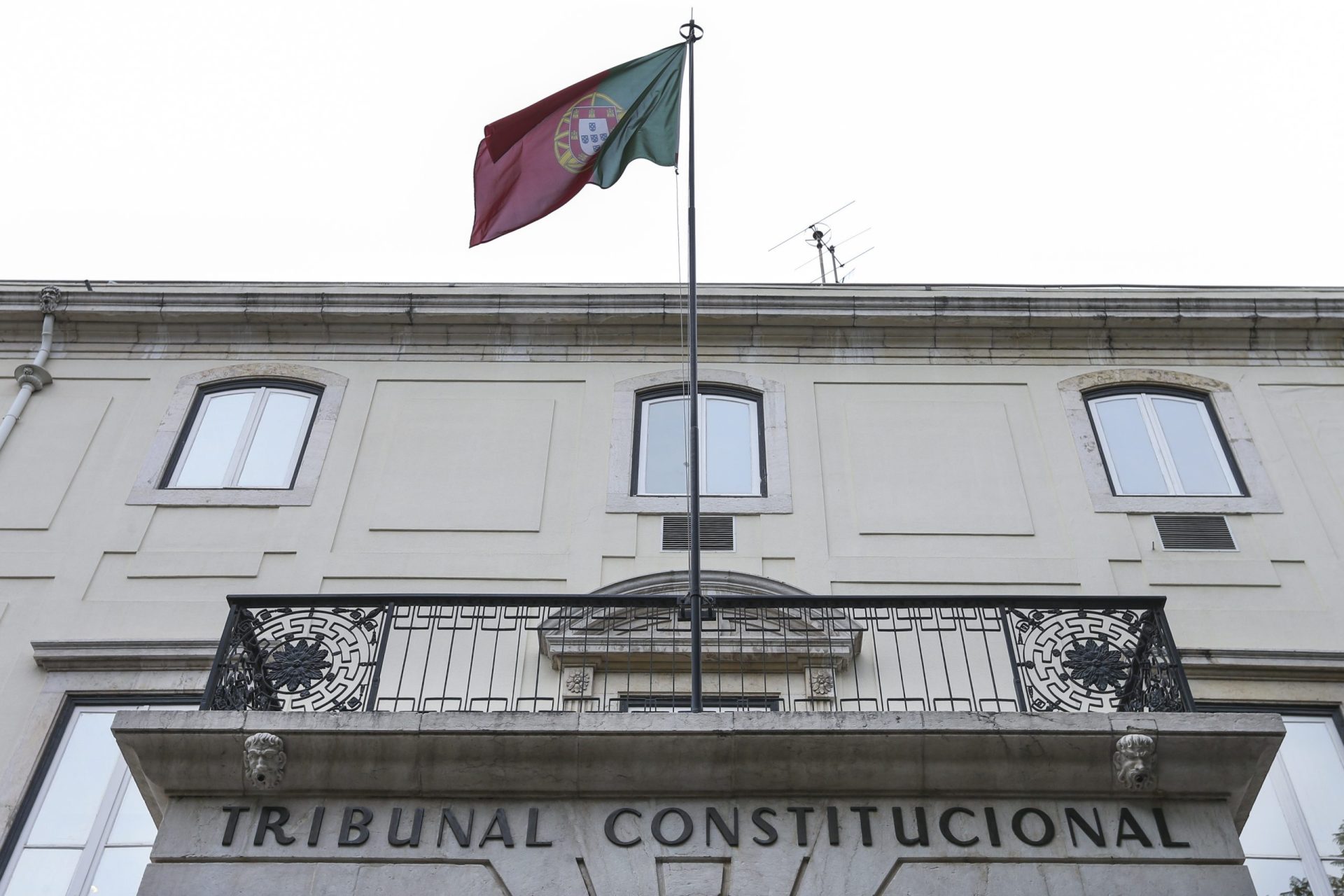 Tribunal Constitucional defende que transferência de Lisboa para Coimbra seria desprestigiante
