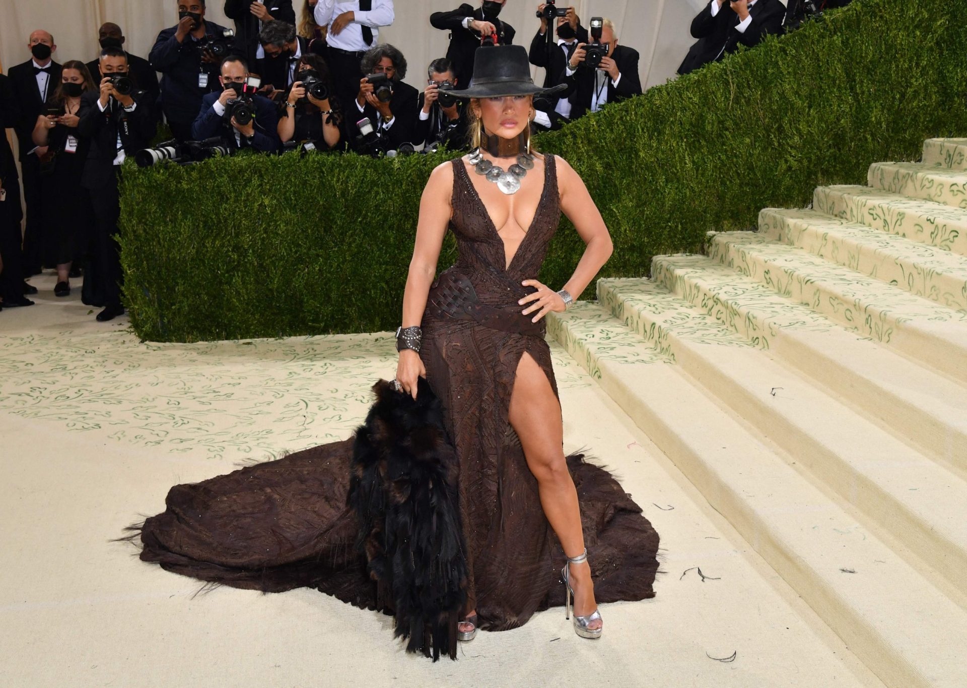 Jennifer Lopez confessa que ainda se sente uma estranha em Hollywood