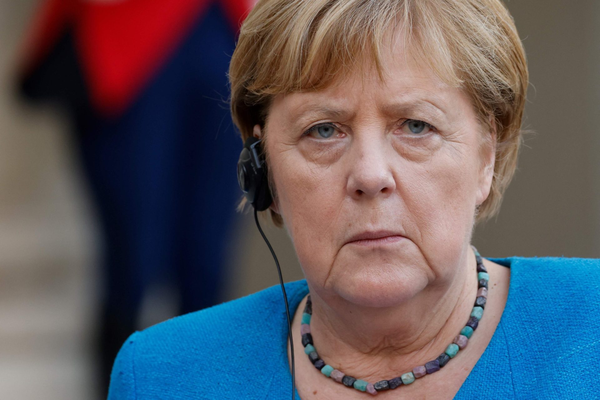 Merkel condena homicídio “hediondo” de jovem por pedir uso de máscara