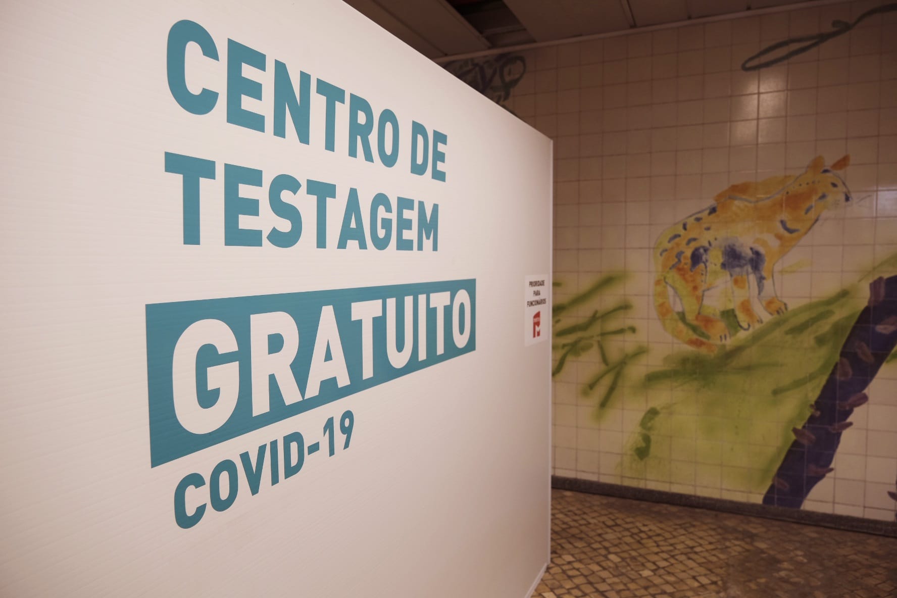 Novos postos de testagem gratuita à covid-19 em estações do Metro de Lisboa