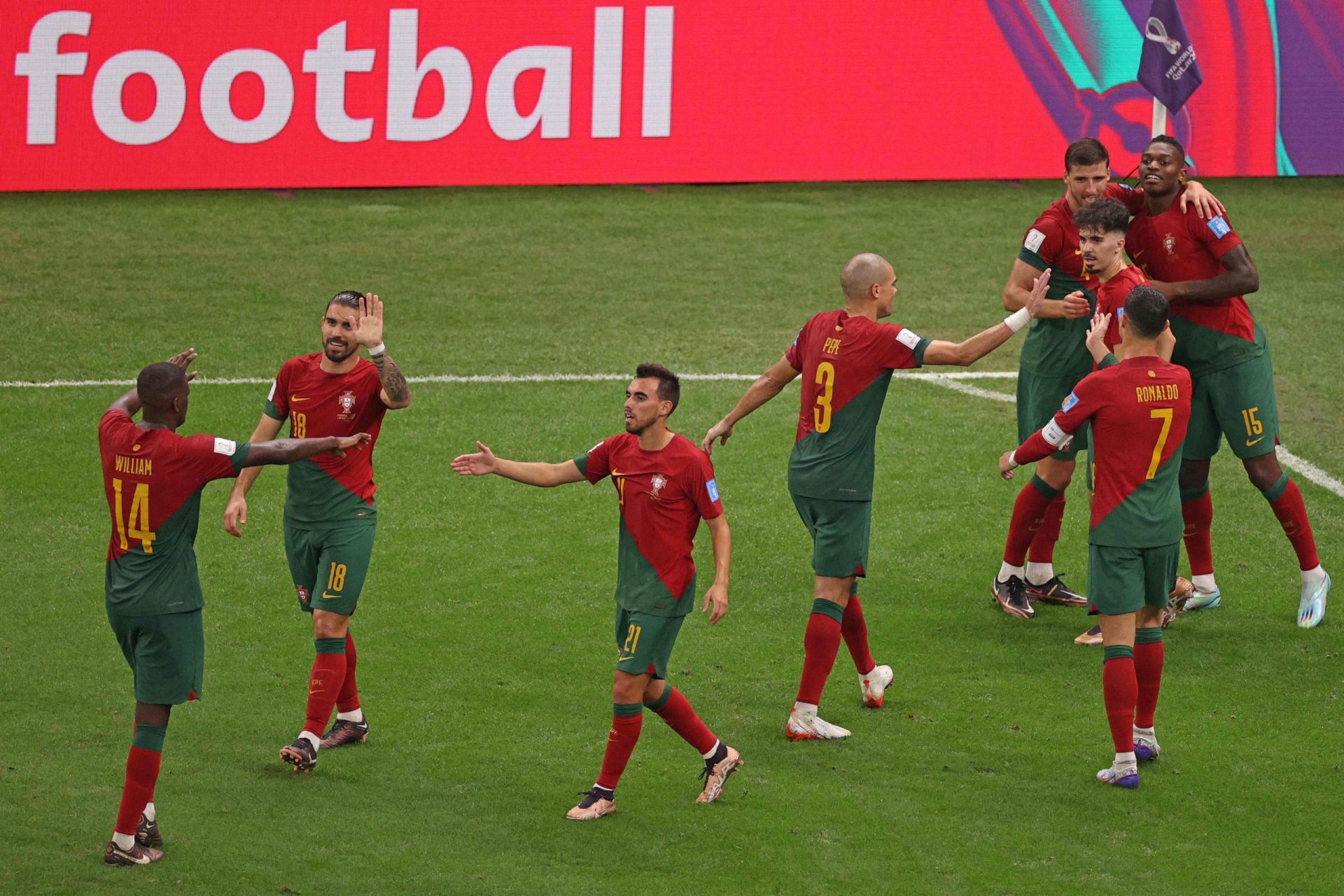 Portugal a caminho dos quartos depois de vencer Suíça por 6-1