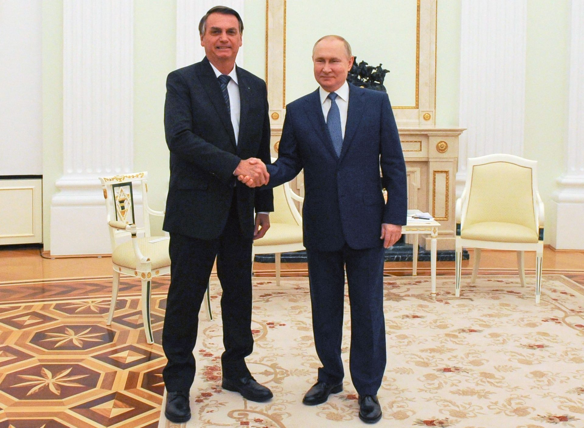 A &#8220;alegria&#8221; de receber Bolsonaro. Putin reúne-se com presidente brasileiro