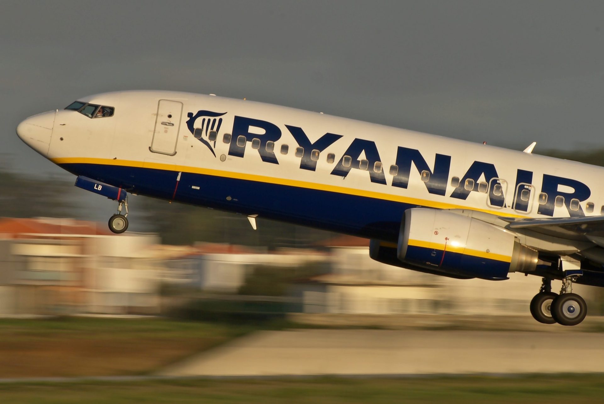 Ryanair acena mais de 150 empregos em risco em Lisboa