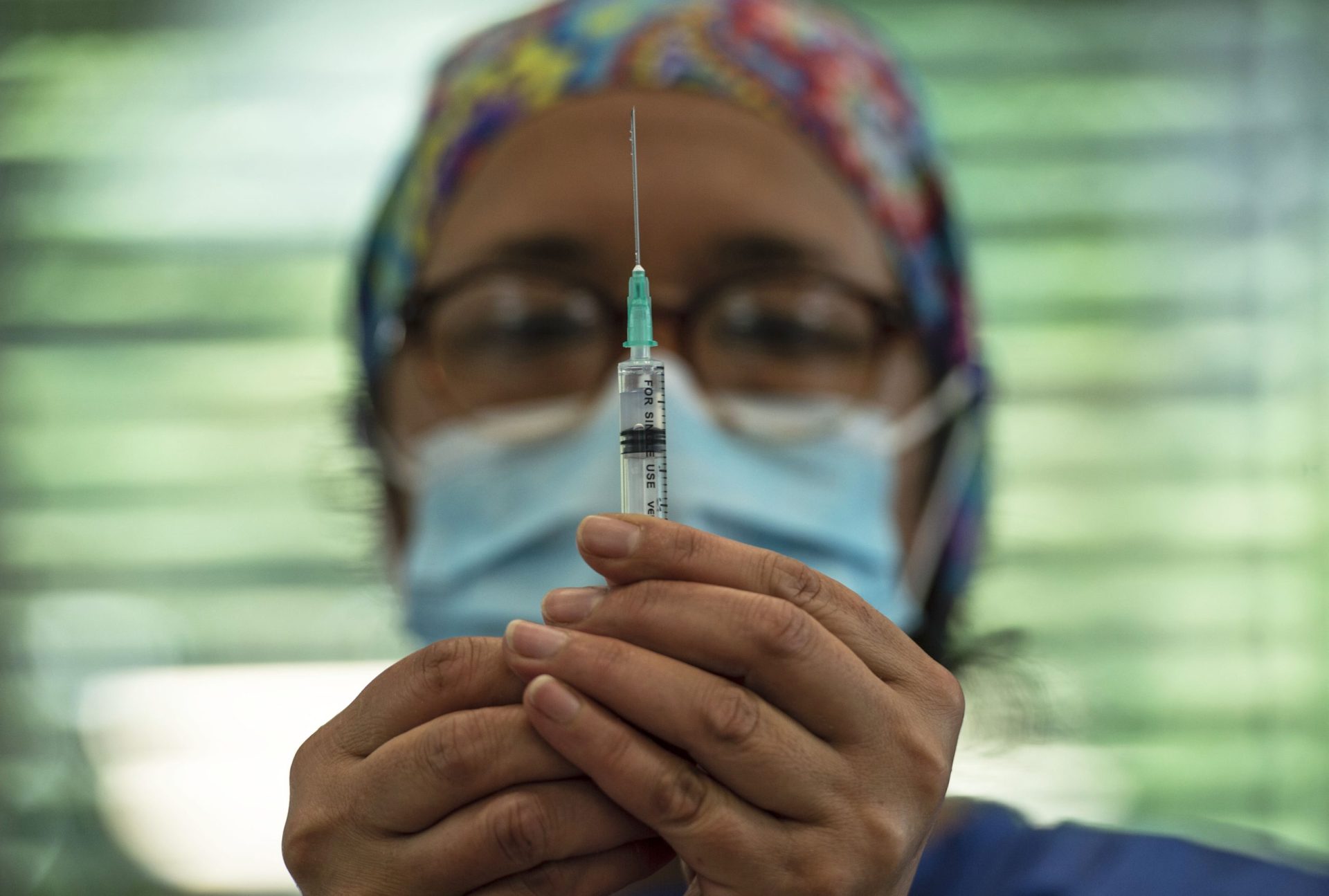 Gerente de lar paga 800 euros ao Estado por contribuir para vacinação irregular da sua mulher
