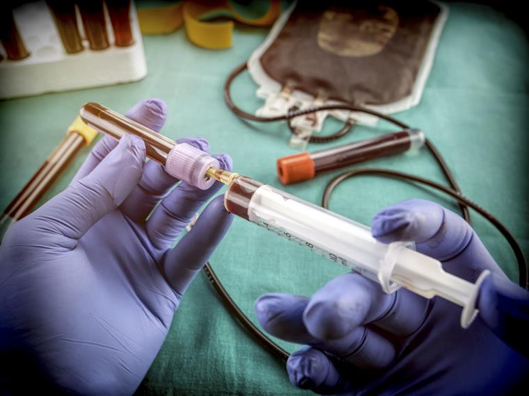 Vacinados deixam de ter de esperar sete dias para poderem doar sangue