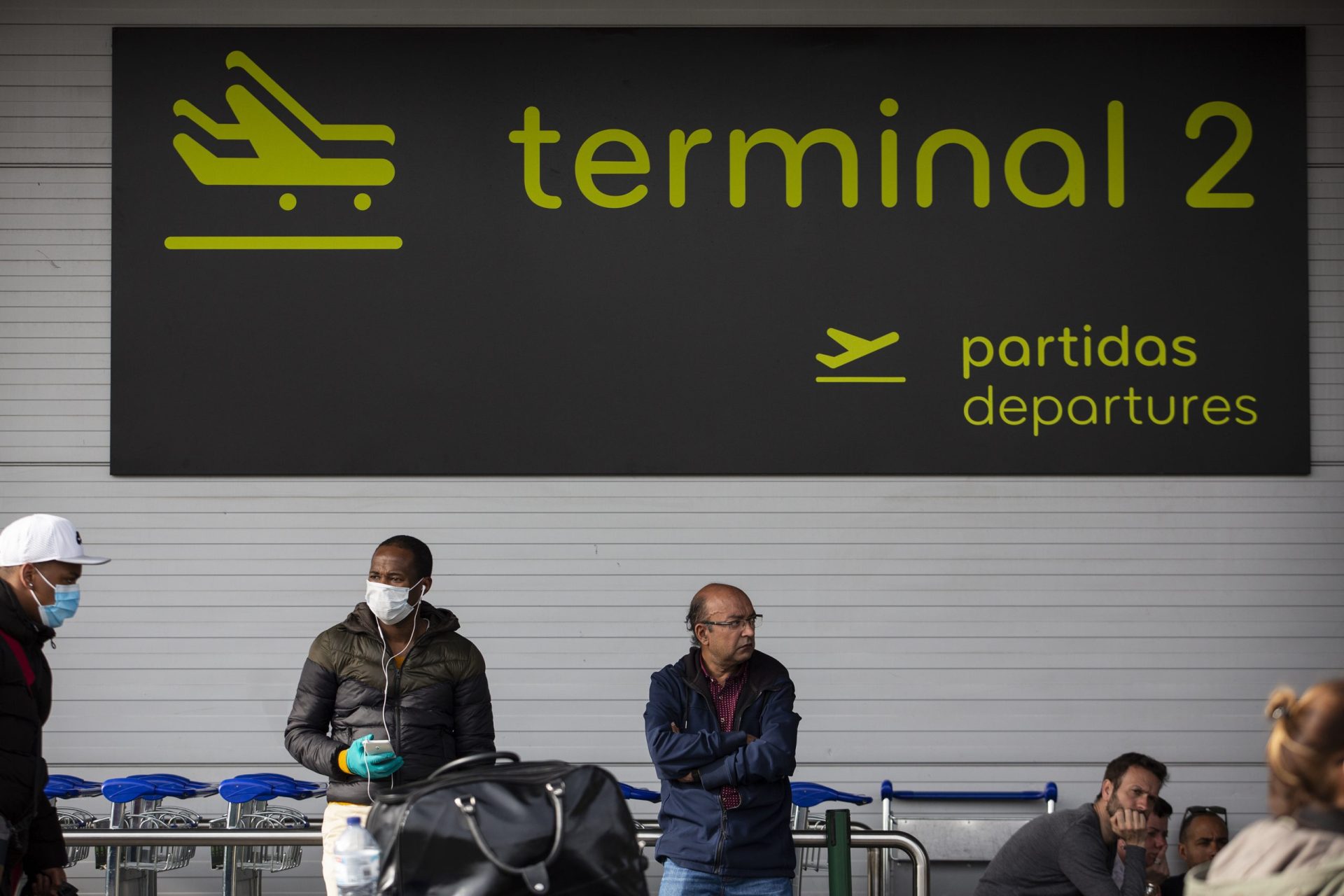 Em dois meses, Portugal multou 41 companhias aéreas e mais de 3.200 passageiros devido às restrições contra a covid-19