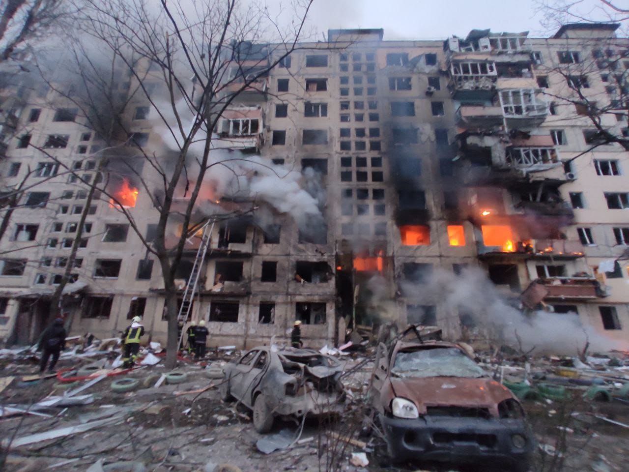 Ataque a edifício residencial em Kiev faz um morto