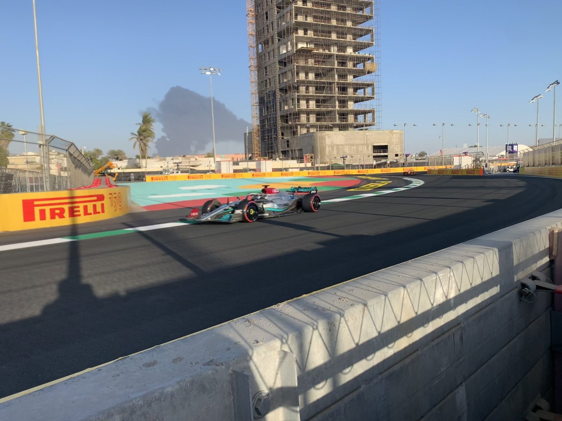 Explosão na petrolífera Aramco ocorre durante primeira sessão de treinos livres da F1 no circuito de Jeddah