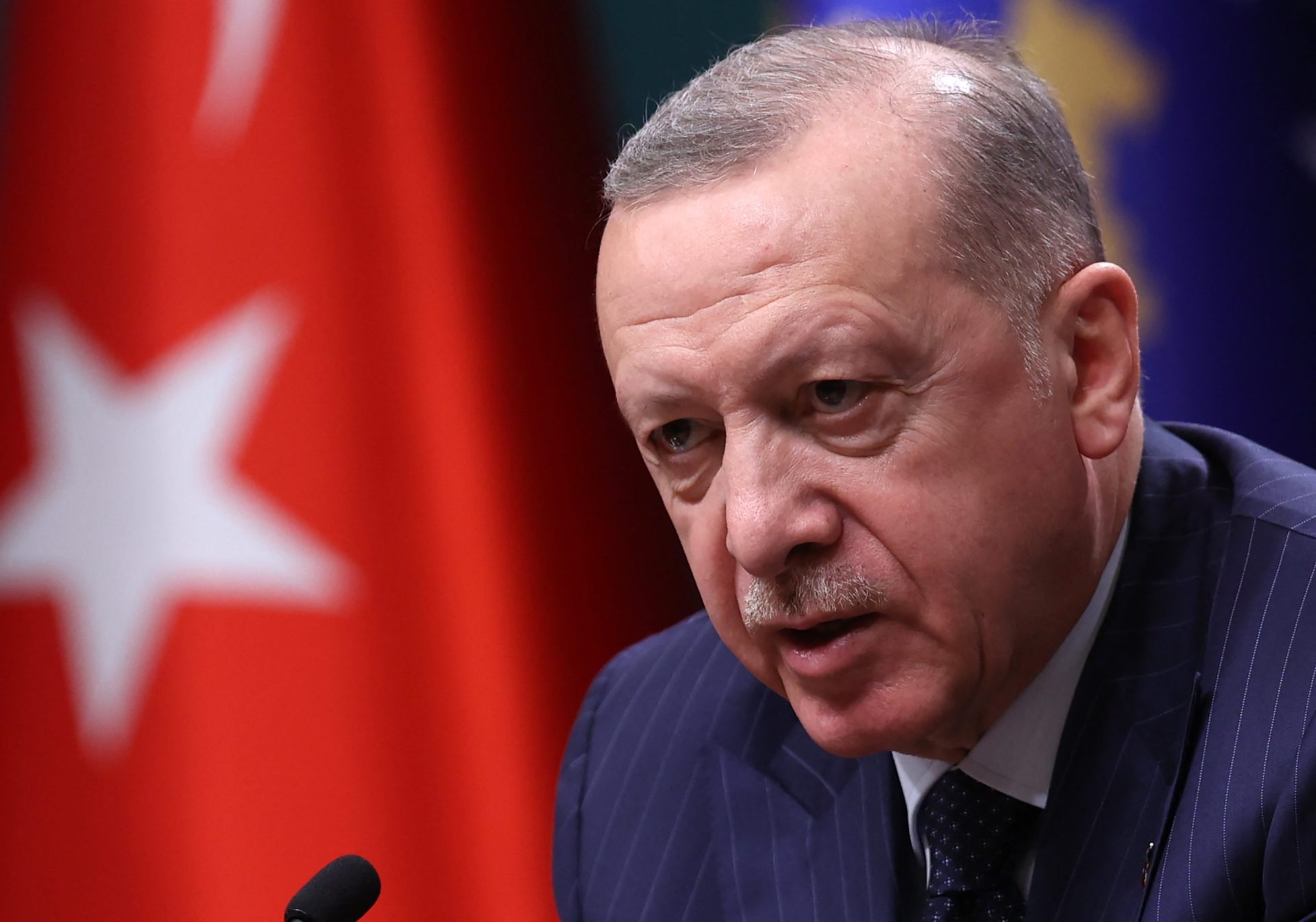 Erdogan vai pedir a Putin para se reunir com Zelensky na Turquia