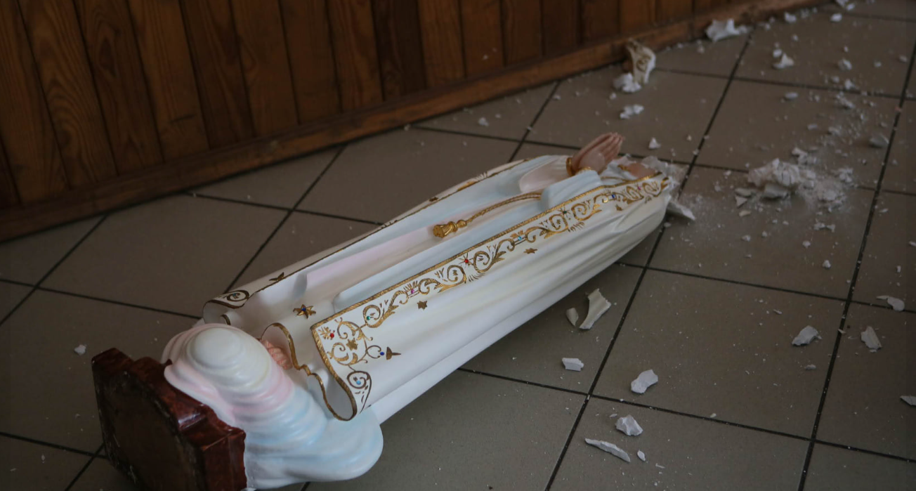 Tropas russas destroem Imagem de Nossa Senhora de Fátima