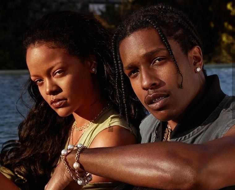 Influencer pede desculpas a Rihanna e A$AP Rocky por alimentar mentiras sobre o casal