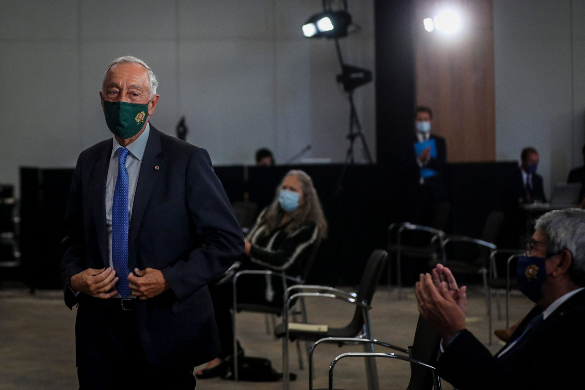 Presidente da República promulga redução do uso de máscara