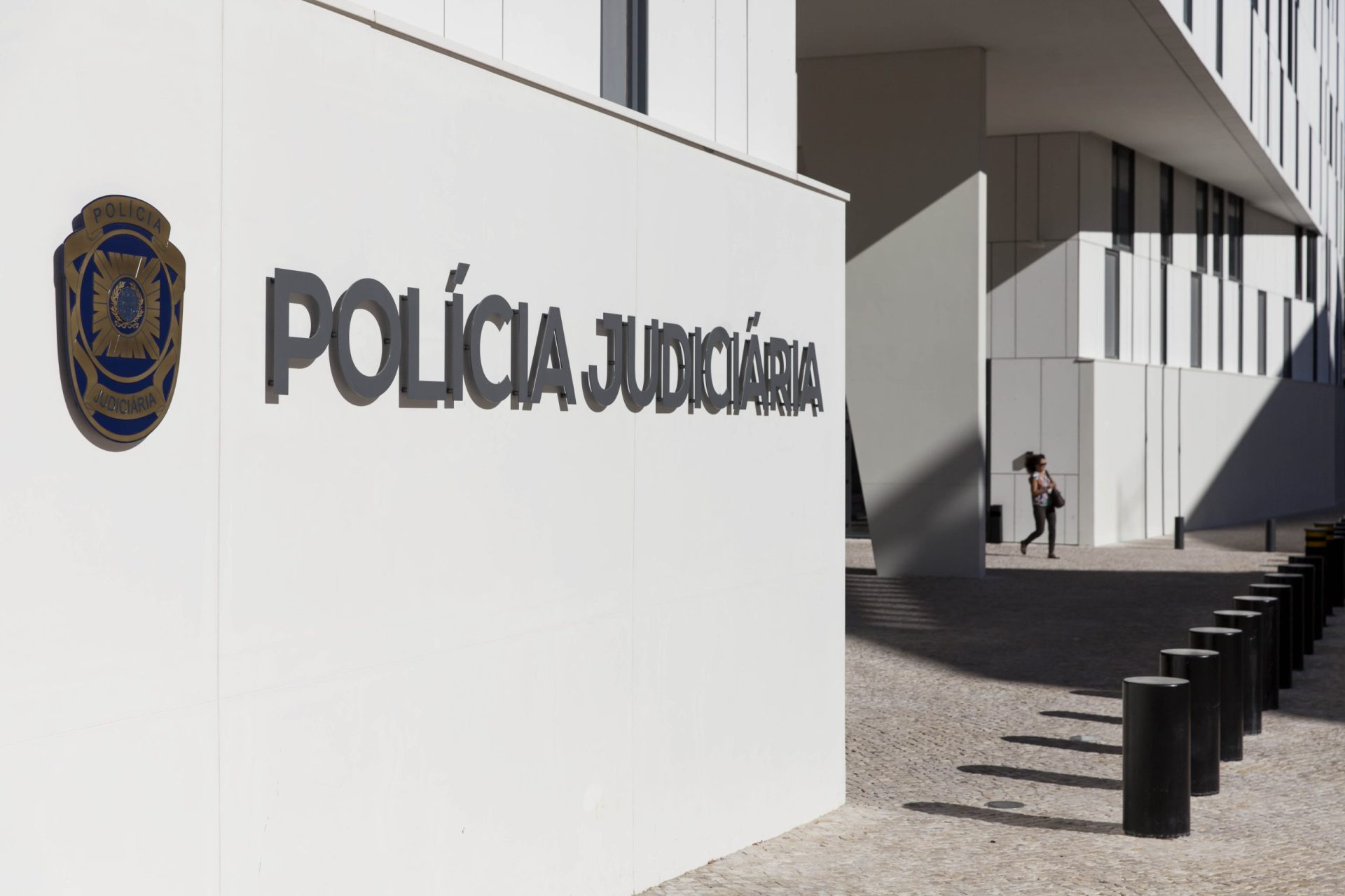 Dois jovens menores detidos por violar em grupo menores em Vila Franca de Xira