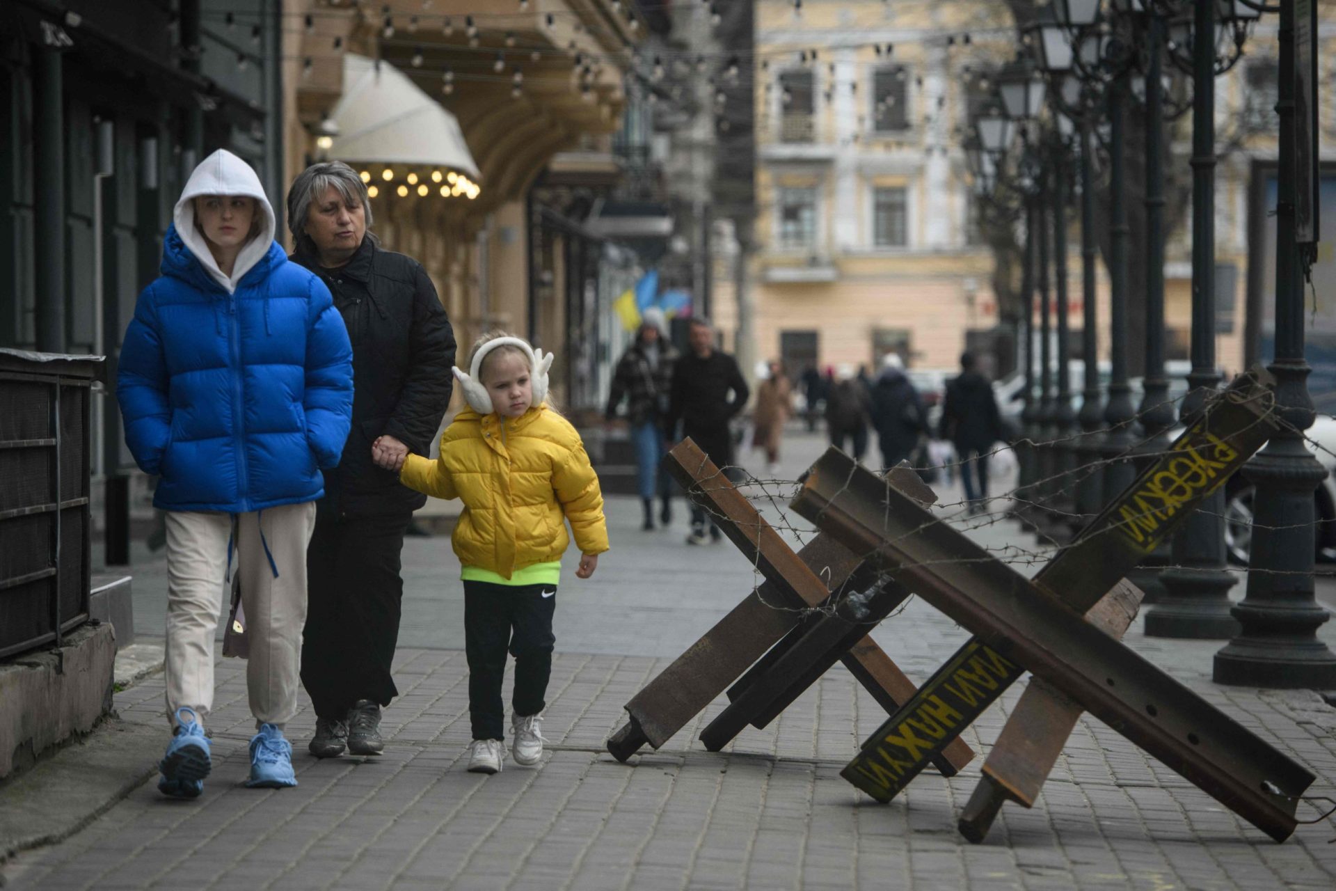 Ataque russo a Odessa faz pelo menos cinco mortos, incluindo um bebé de três meses