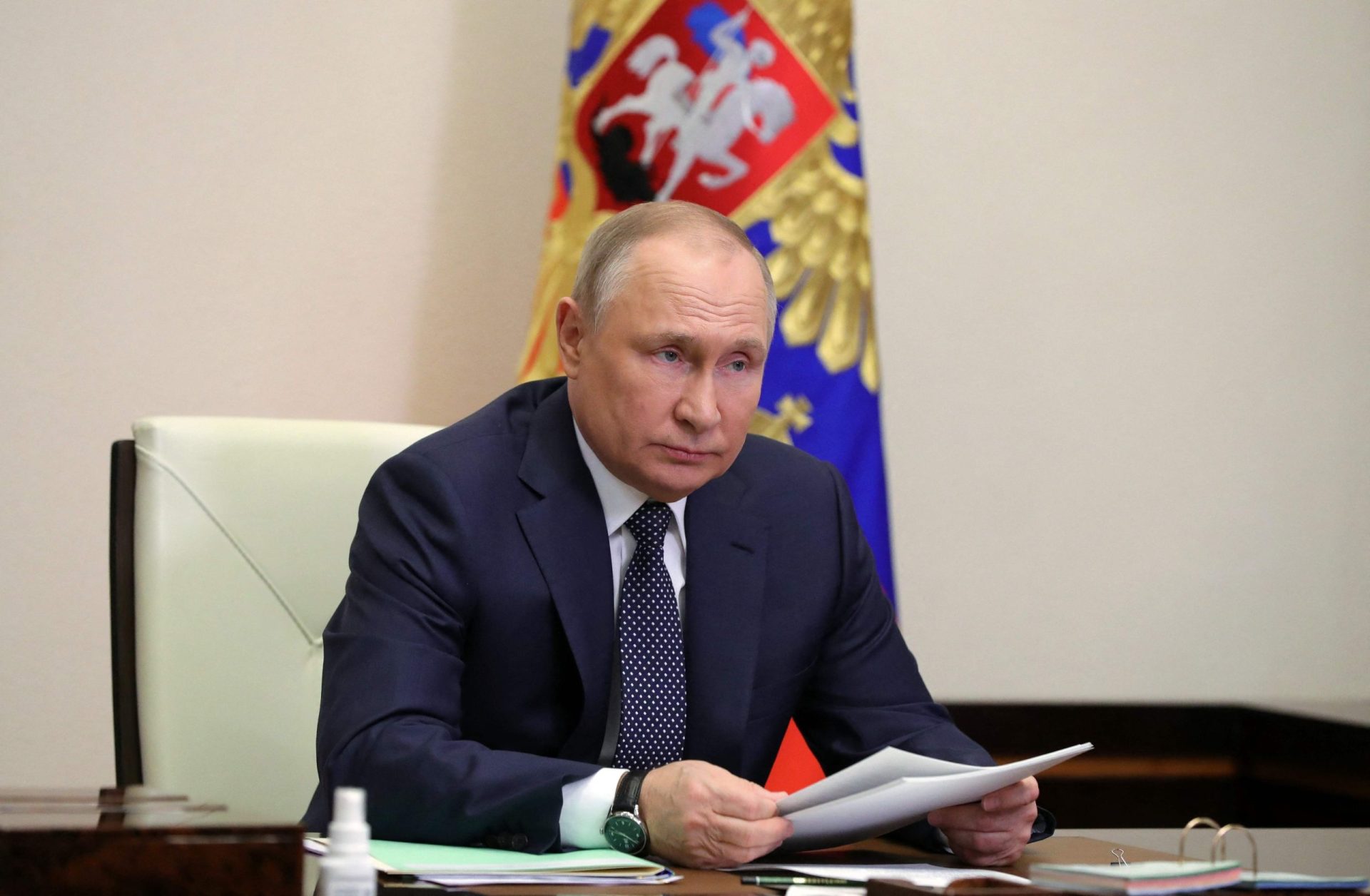 Putin acusa Ocidente de querer saquear Rússia