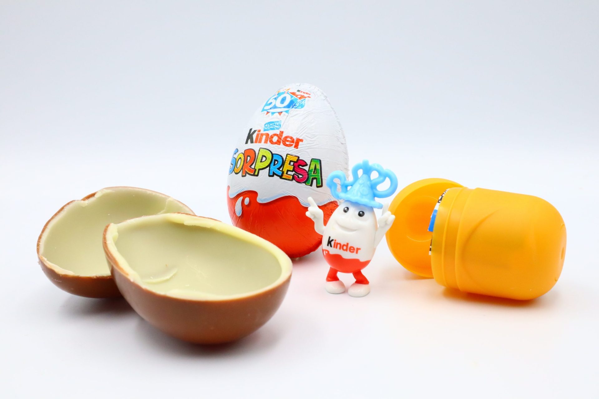 Ferrero retira do mercado ovos Kinder Surpresa depois de serem detetados casos de salmonela no Reino Unido