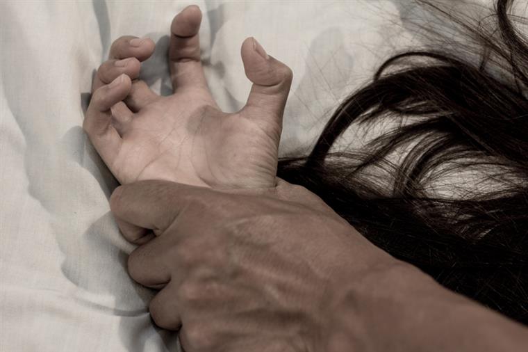 Médico acusado de violação e de mais quatro crimes de coação sexual no Hospital da Covilhã