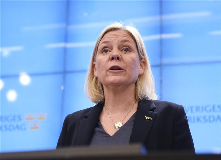 Suécia anuncia formalmente candidatura à NATO