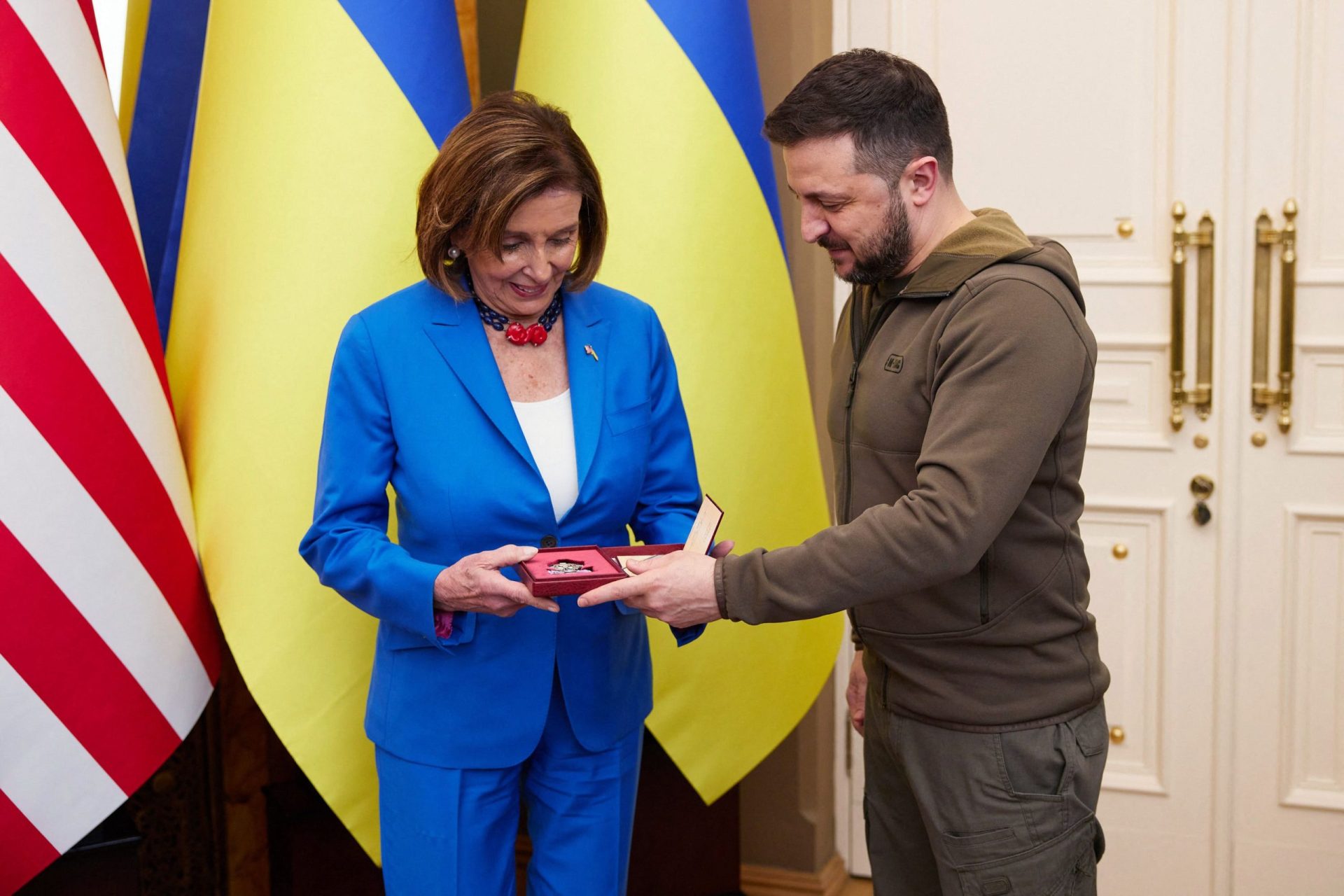 Nancy Pelosi diz que EUA vão apoiar Ucrânia até país &#8220;obter a vitória&#8221;