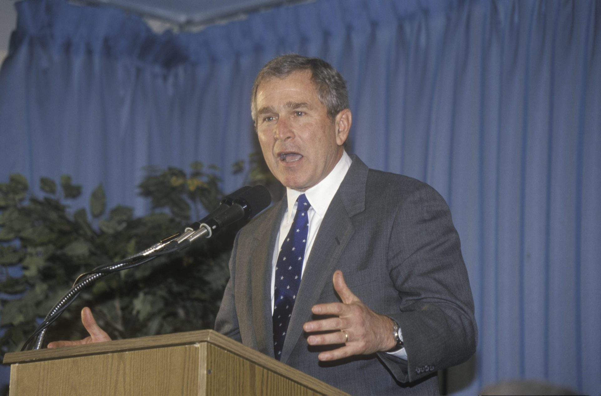 Bush engana-se e condena invasão do Iraque em vez da Ucrânia | VÍDEO