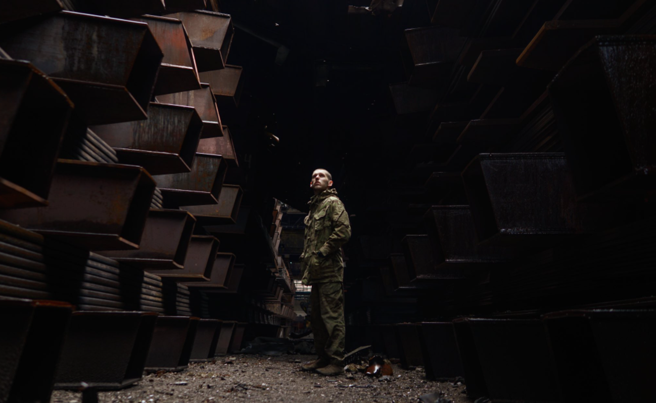 Militar em Azovstal publica fotografias do interior da fábrica