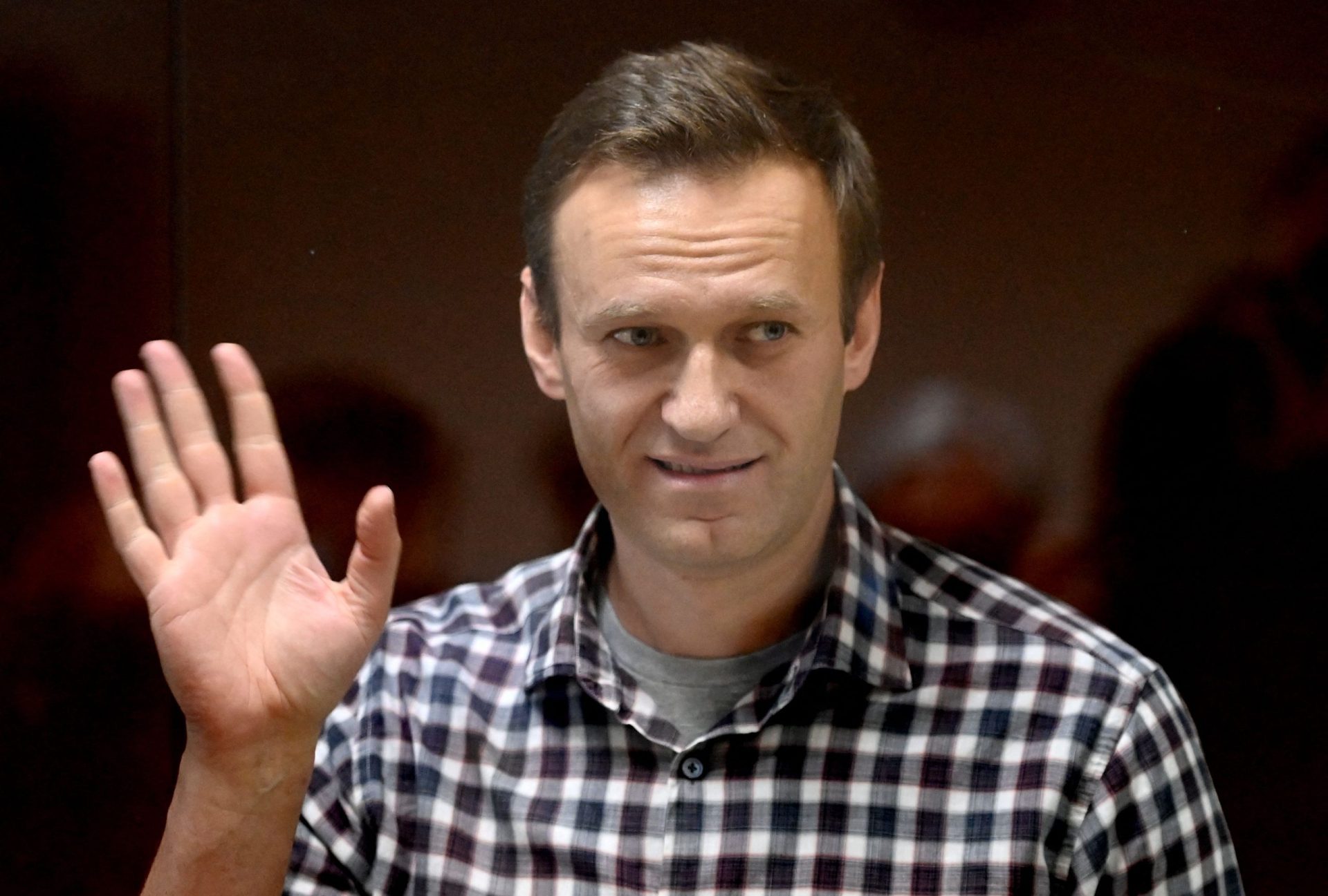 Putin é um &#8220;louco malvado com um exército, armas nucleares e membro de segurança da ONU&#8221;, diz Navalny