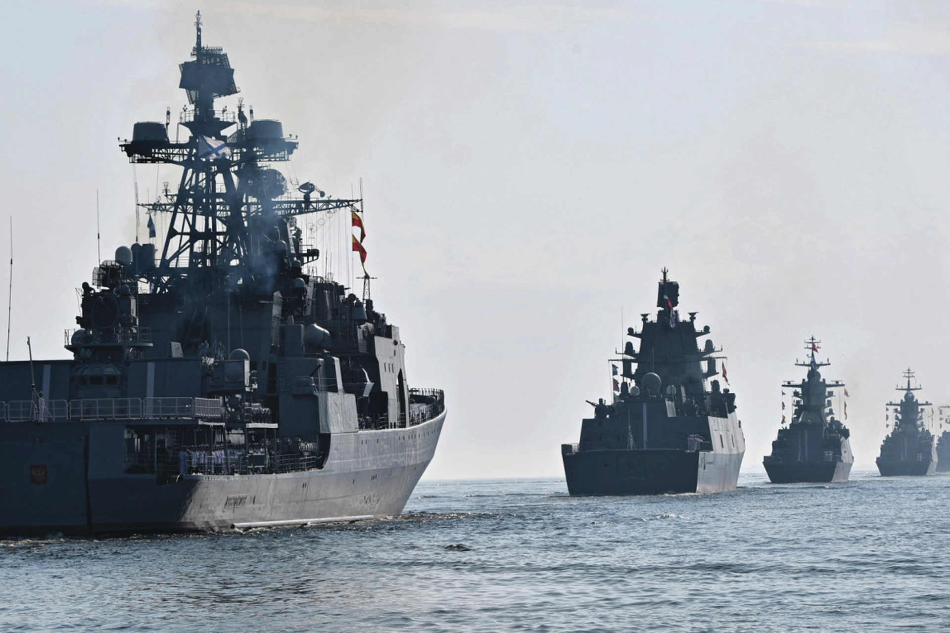 Kremlin anuncia que abriu o porto de Mariupol, Kiev mostra-se cética