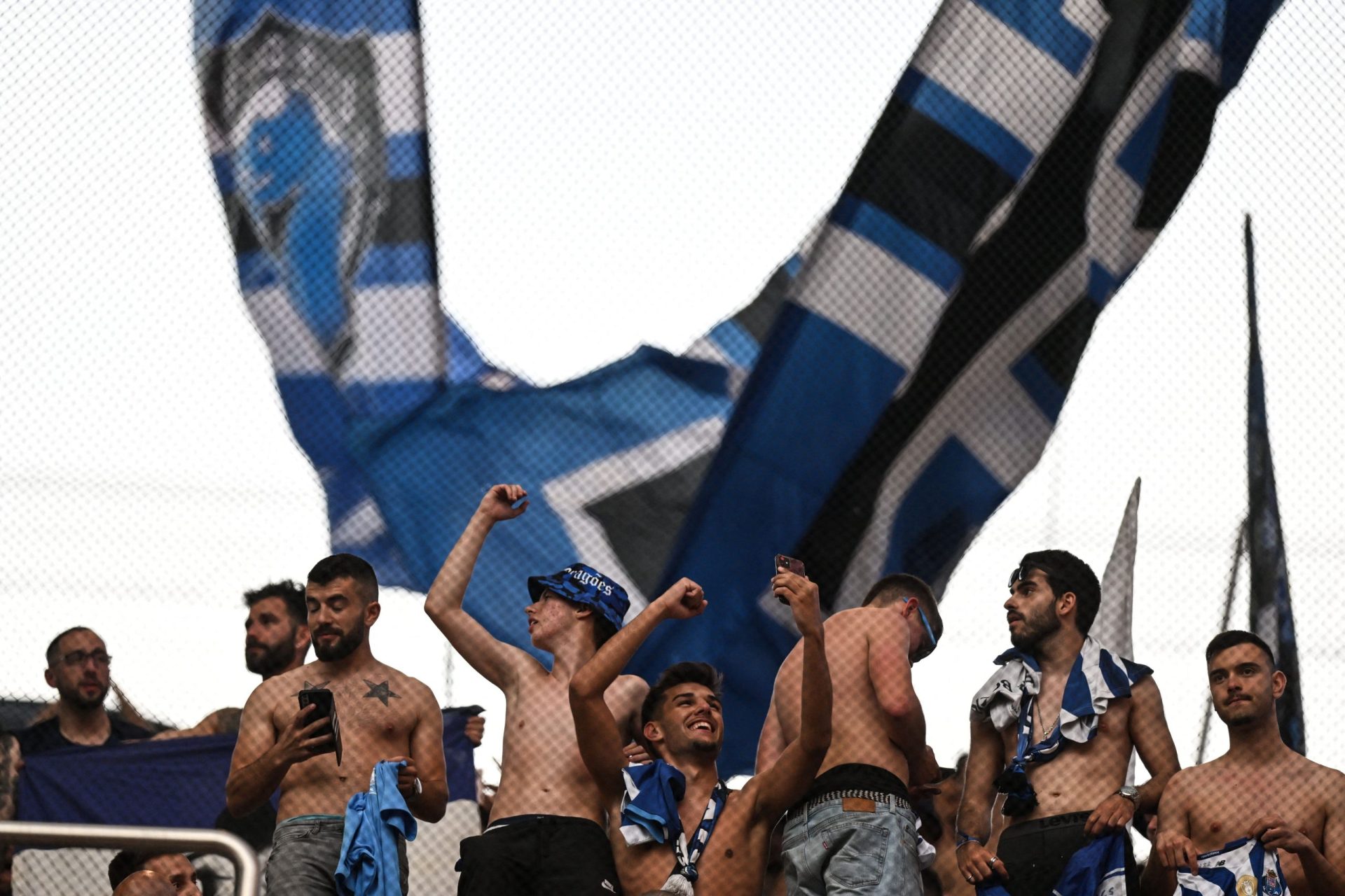 Homem de 26 anos morre esfaqueado durante festejos do FC Porto