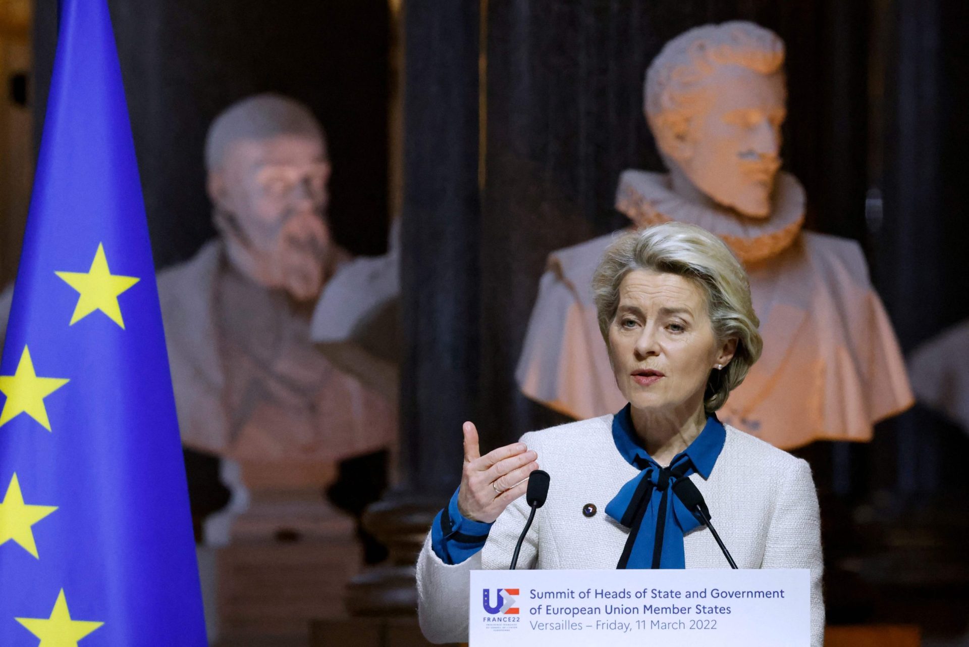 Comissão Europeia dá parecer favorável à atribuição do estatuto de candidato da Ucrânia