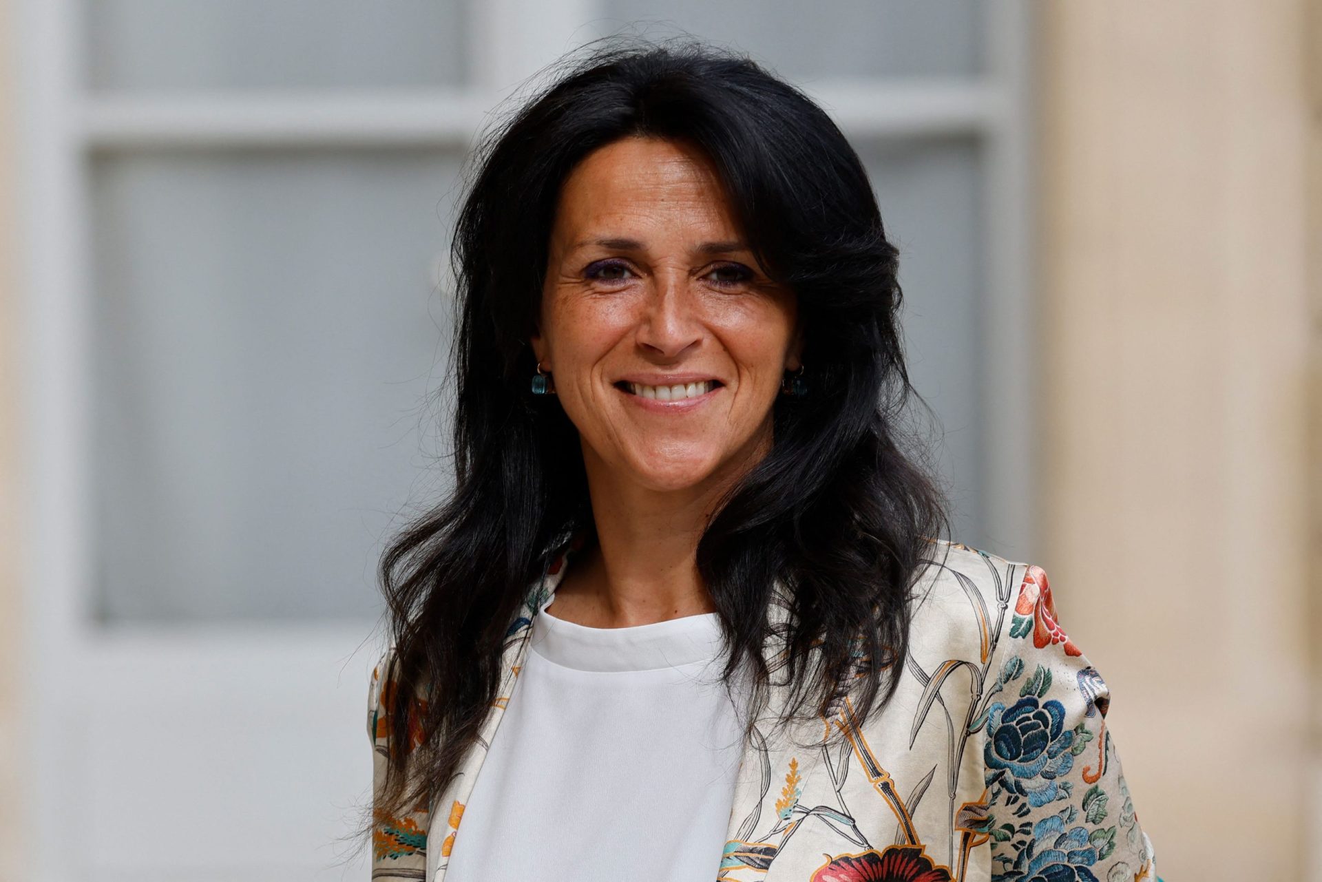 Secretária de Estado francesa investigada por violência sexual