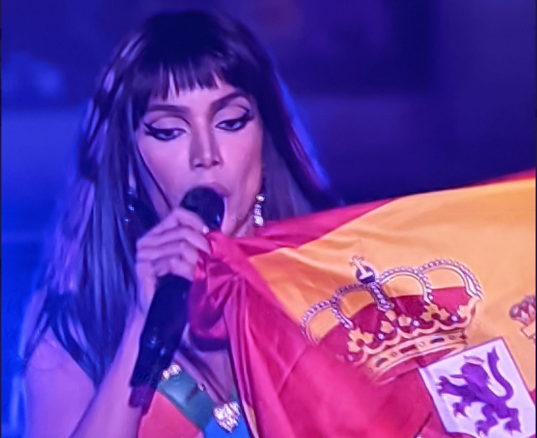 Anitta responde à indignação do público português depois de agarrar bandeira espanhola no concerto do Rock In Rio
