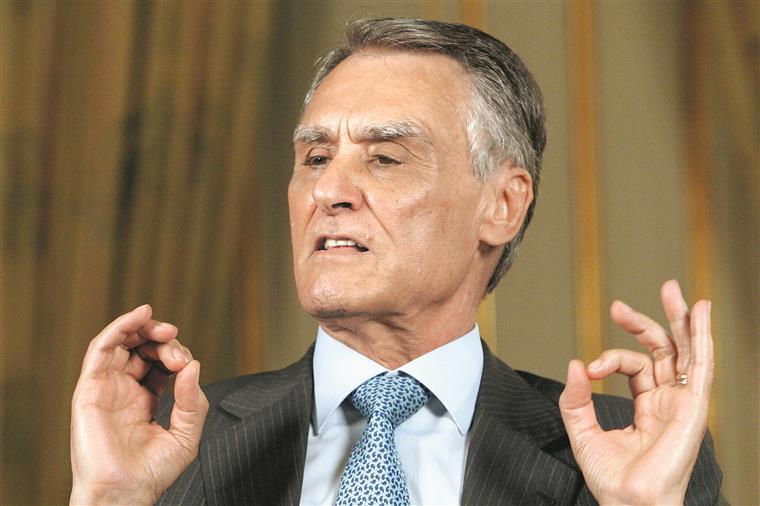 Cavaco Silva diz que PSD não deve gastar &#8220;muito tempo com qualquer um dos outros partidos&#8221; exceto com o PS