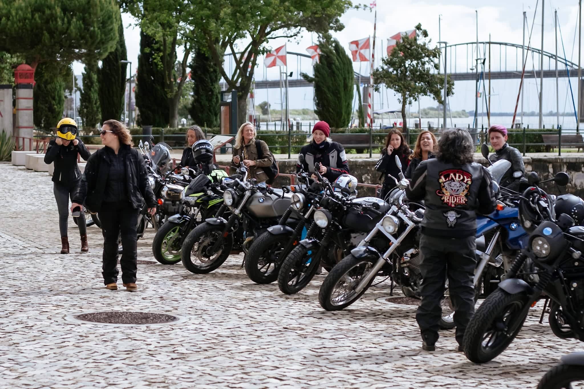 Paixão pelas motas. &#8220;Mulheres de todas as idades, com e sem experiência, unidas&#8221; no Rallly Petrolettes