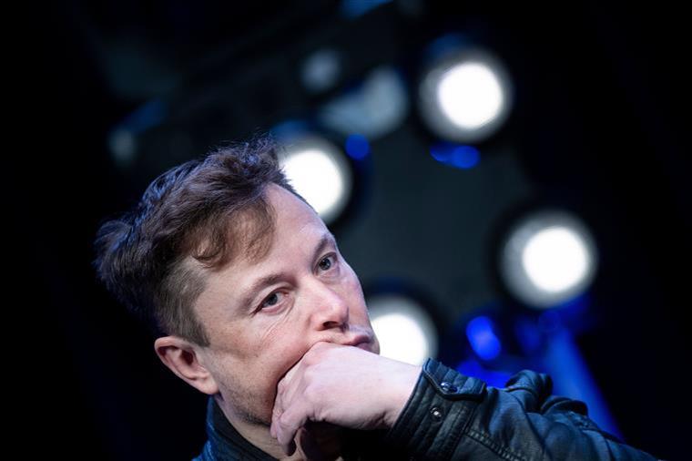 O início de uma batalha judicial: Twitter processa Elon Musk