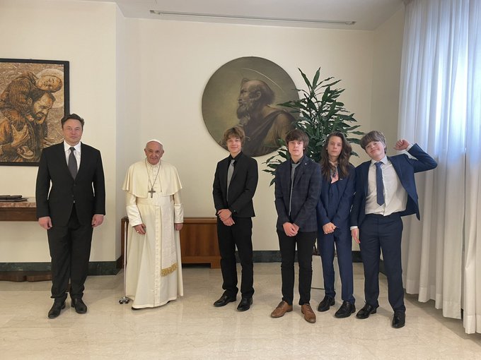 Papa Francisco recebe Elon Musk e filhos no Vaticano