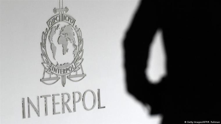 Eurodeputados querem suspensão da Rússia da Interpol