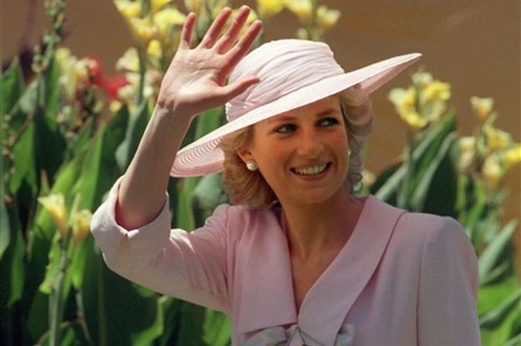 Princesa Diana previu e alertou que iria morrer num acidente de carro, diz novo documentário